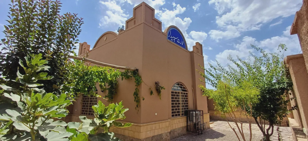 ویلا سنتی سپیدار