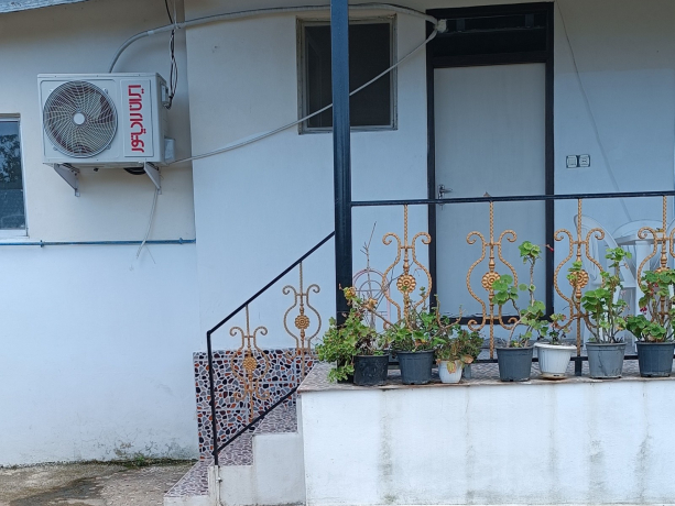 نمای بیرونی ساختمان ویلای تک خوابه در چابکسر