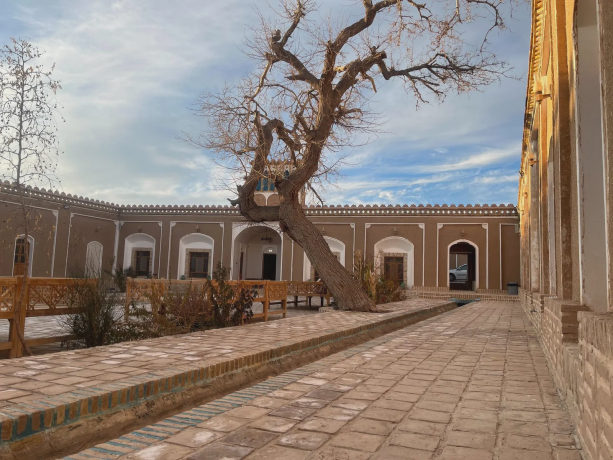 ویلا سرای زنده دلان (صاحب جان)