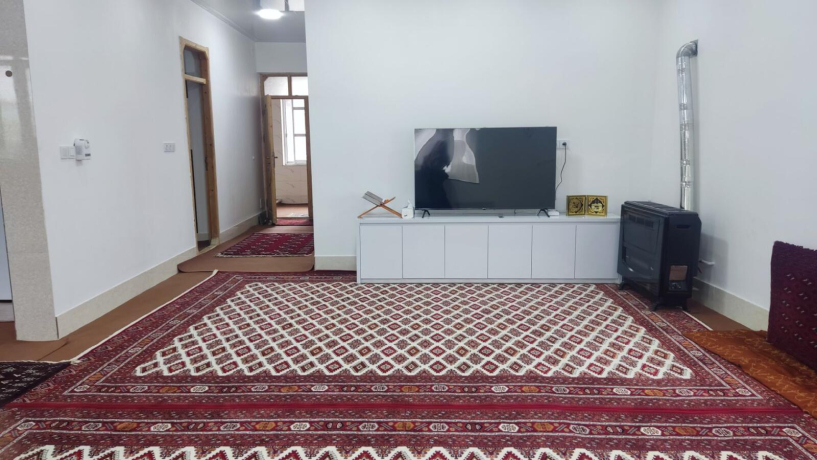 اتاق پذیرایی اقامتگاه دو خوابه در بندر ترکمن