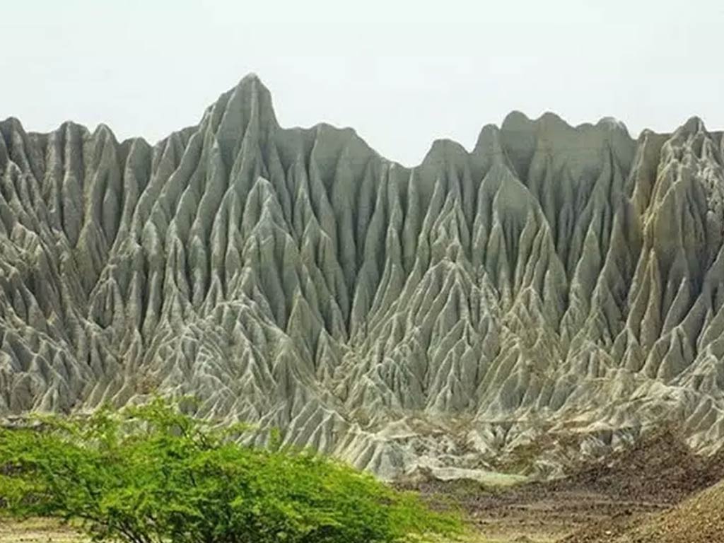 دره تندیسها یا کوههای مریخی