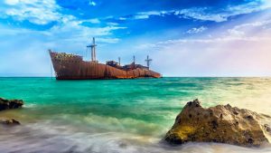 فاصله قشم تا کیش، سوار بر امواج خروشان دریا