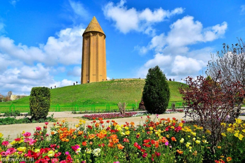 برج آجری گنبد کاووس