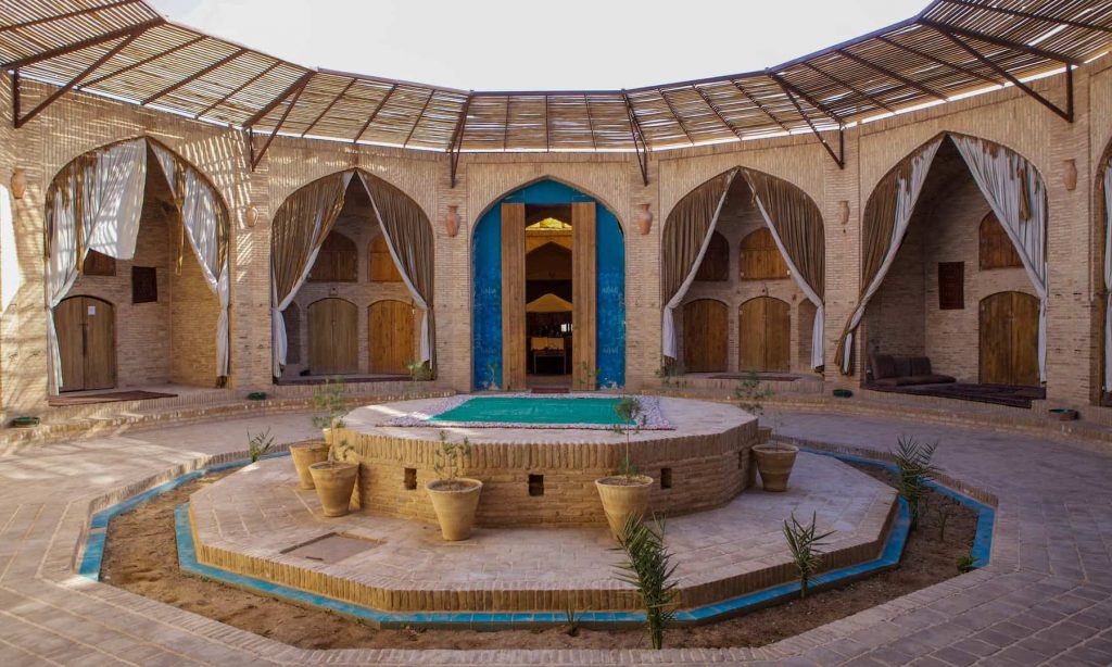 کاروانسرای زین الدین یزد از دیدنی های اطراف یزد در سفر به یزد