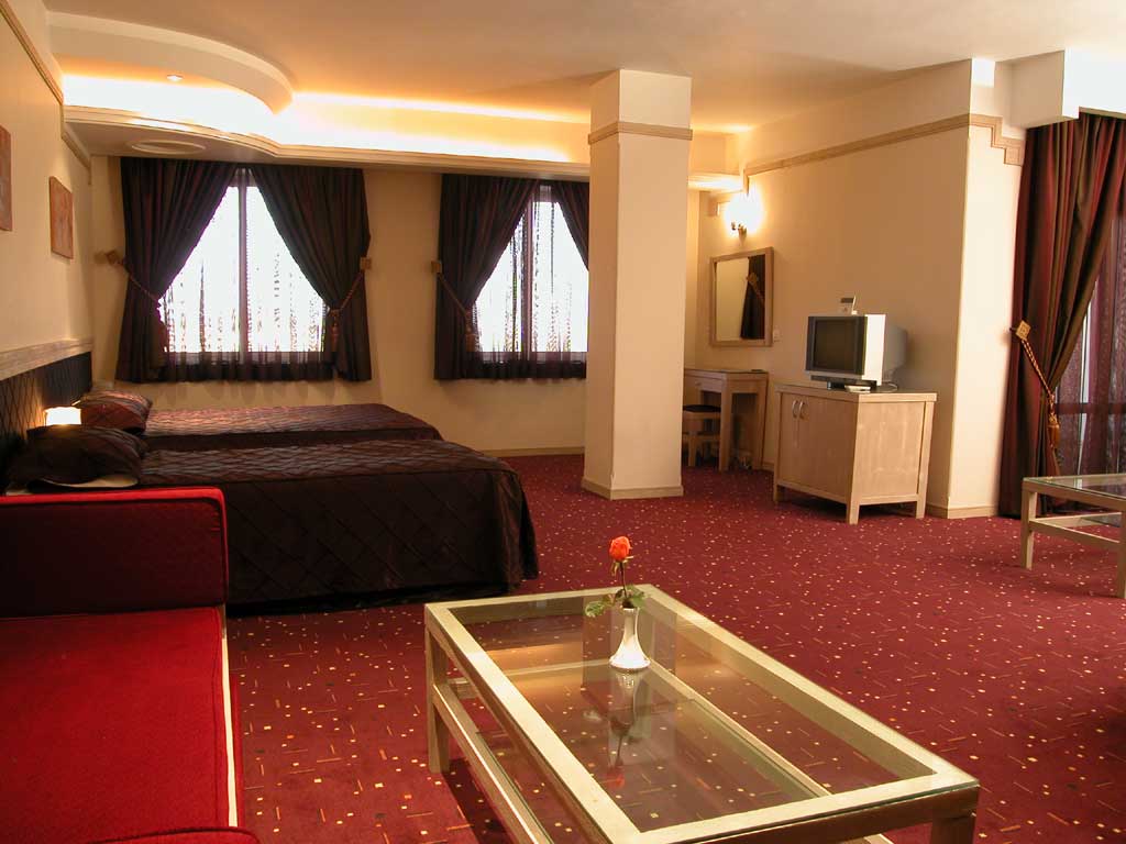 هتل نگارستان کاشان