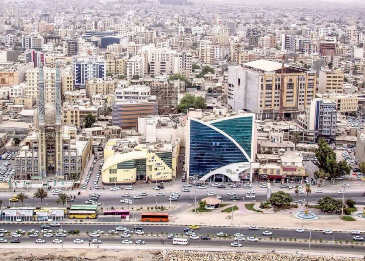 بهترین زمان سفر به بندرعباس، قدم‌زنان تا ساحل نیلگون دریا