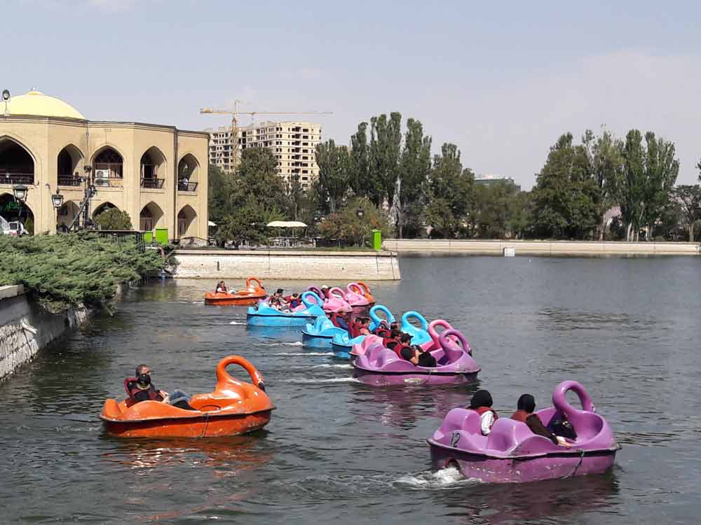 قایق سواری در ائل گلی قایق سواری در ائل گلی