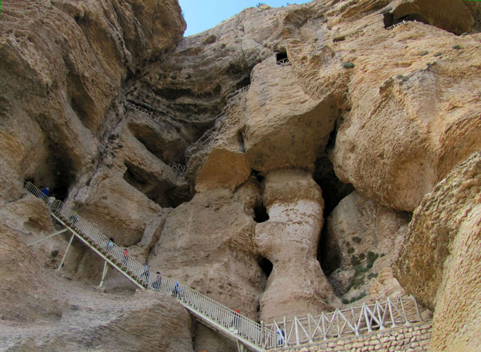 غار کرفتو 