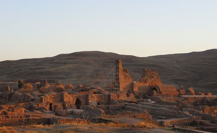 معماری تخت سلیمان