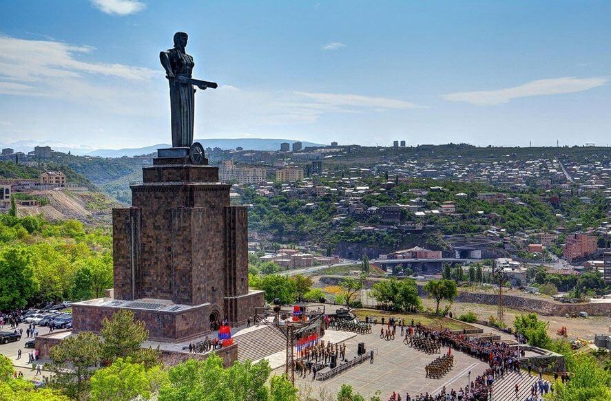 مجسمه مادر ارمنستان