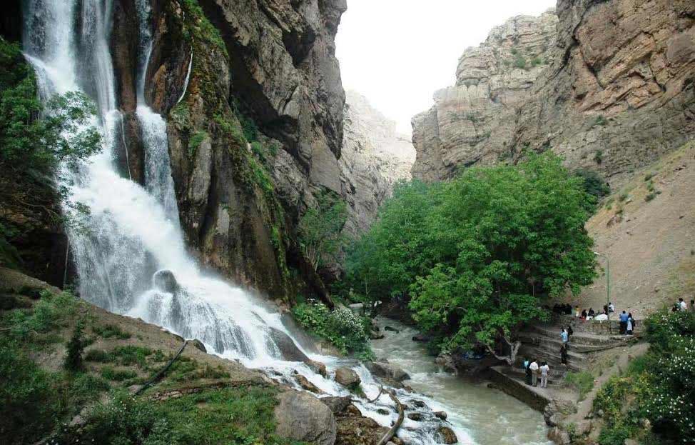 آبشار آب سفید