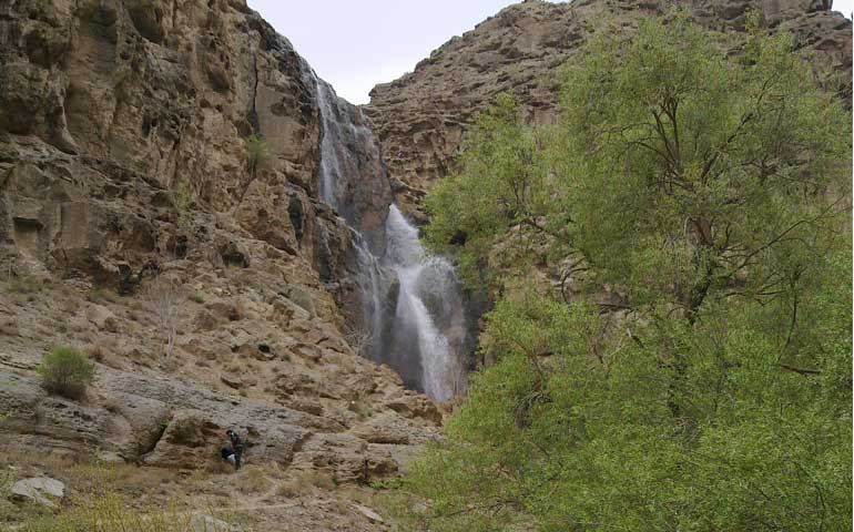 آبشار دره گاهان آبشار دره گاهان