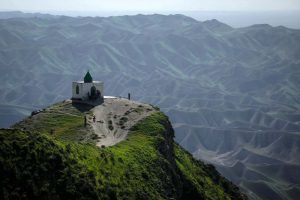 آرامگاه خالد نبی؛ بهشتی در بهار