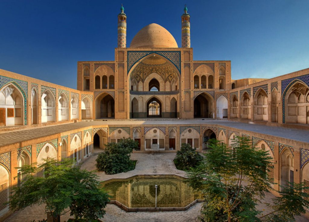 مسجد و مدرسه آقابزرگ کاشان