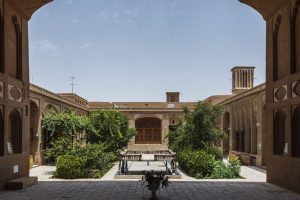 همه چیز درباره خانه لاری‌ها