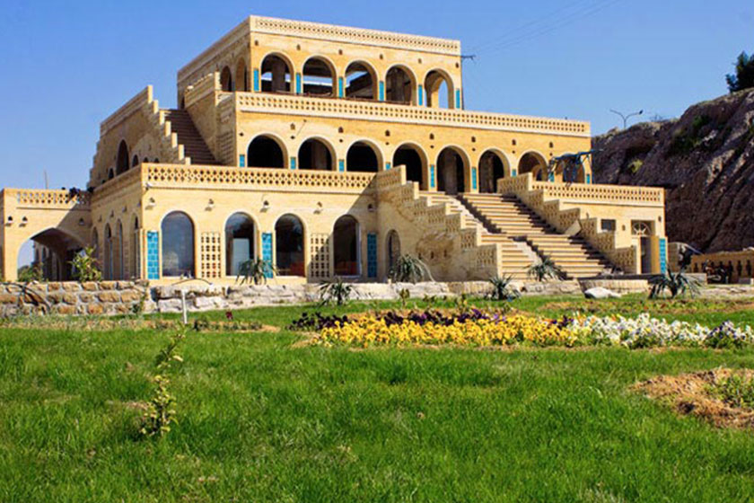 رستوران زیگورات