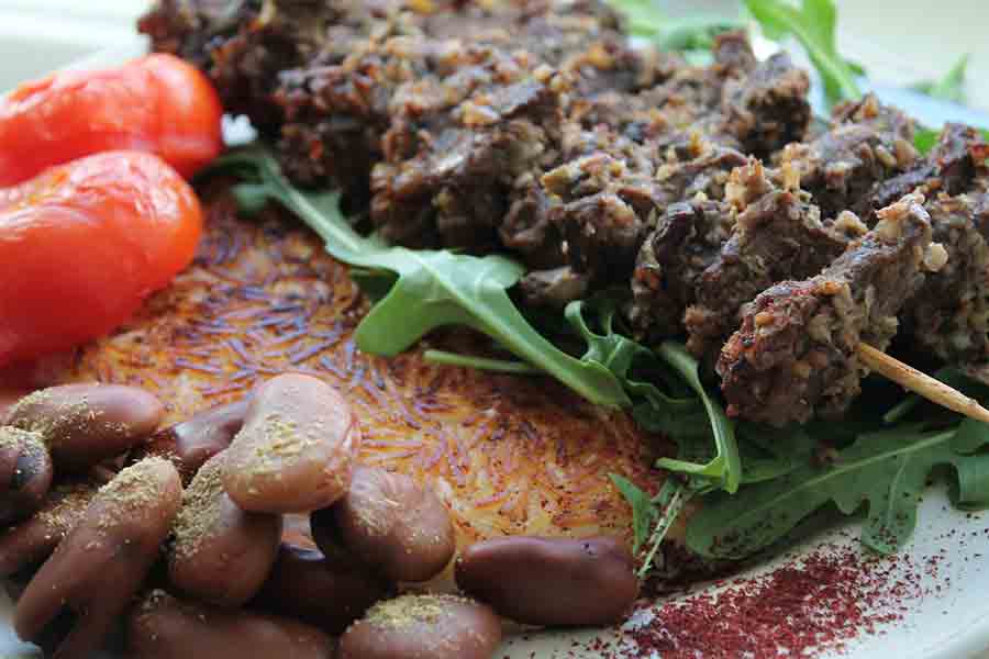 رستوران‌های خوب لاهیجان؛ تجربه غذاهای گیلانی در شهر سرسبز شمالی