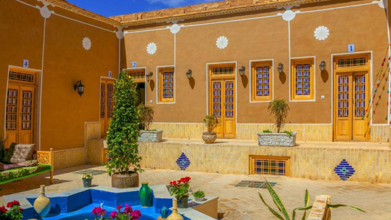اقامتگاه سنتی شمعدونی یزد