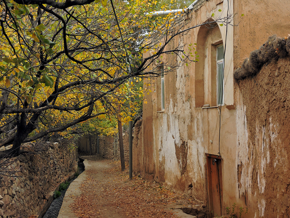 شهمیرزاد کجاست
