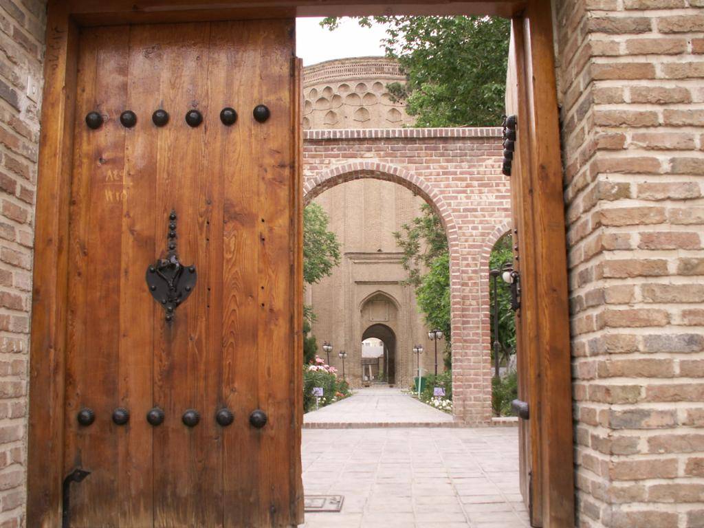 آرامگاه 900 ساله شهرری