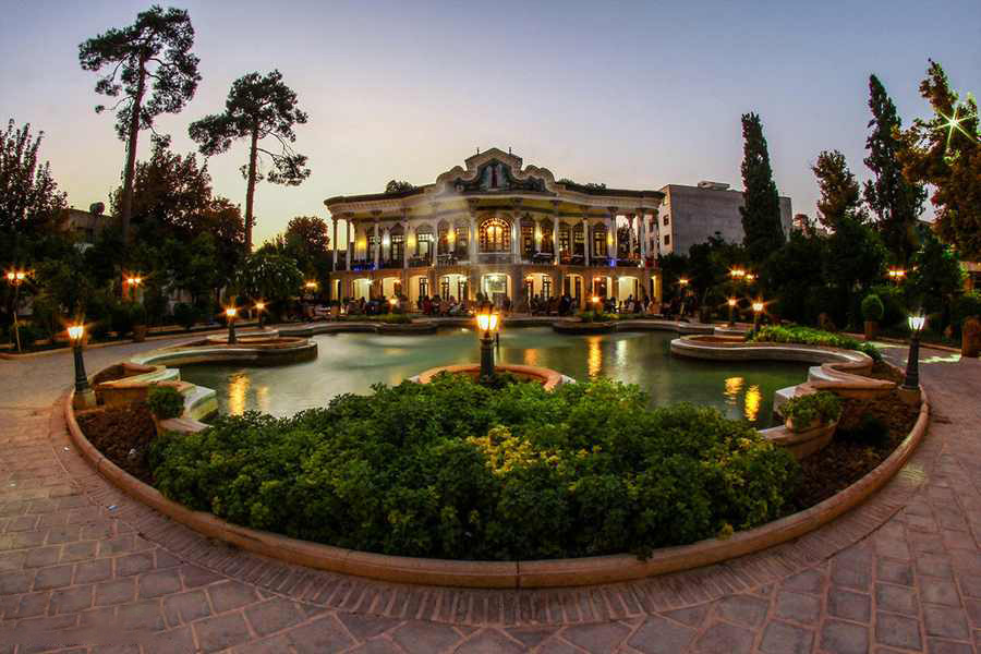 عمارت شاپوری؛ صرف شام در قرن پیش