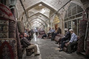 سوغات همدان را از کجا بخریم؟ از سفال رنگارنگ لالجین تا ترشی های بی‌همتا