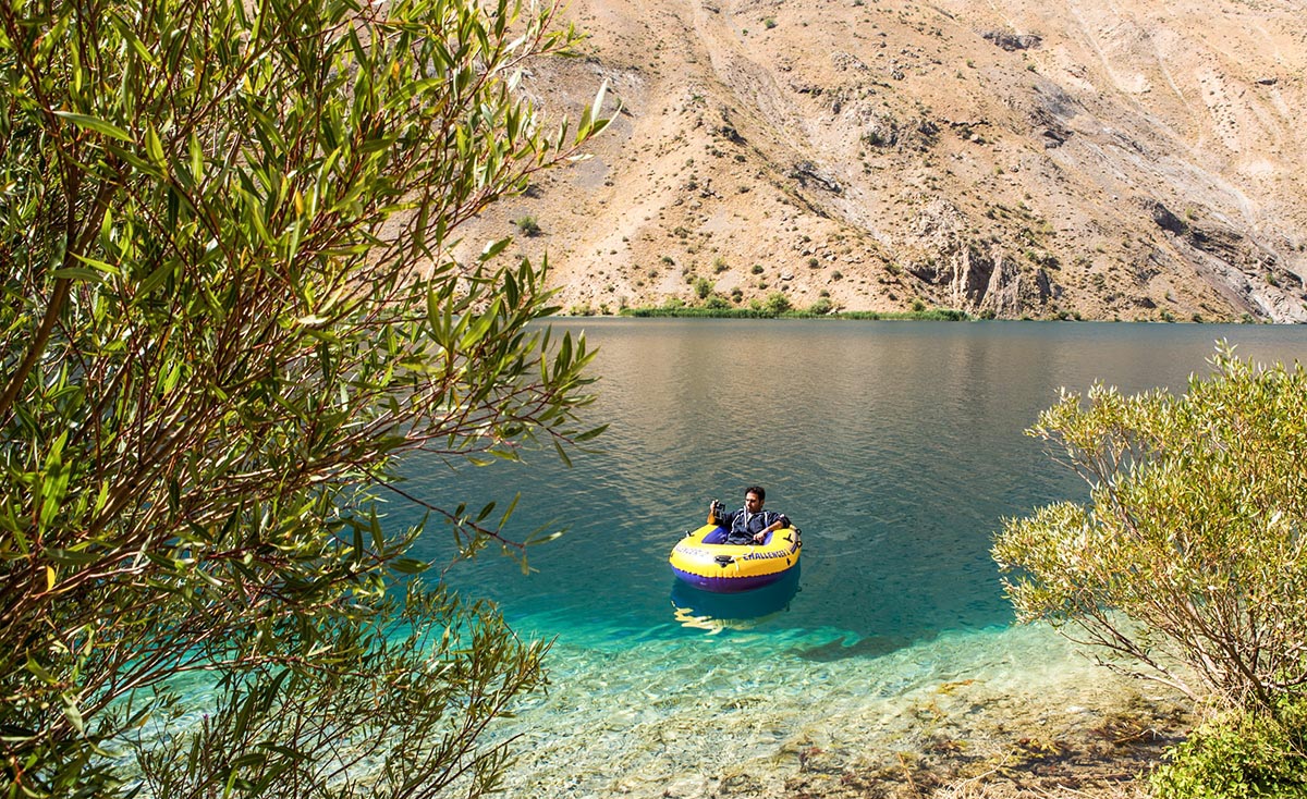 قایق سواری در دریاچه گهر