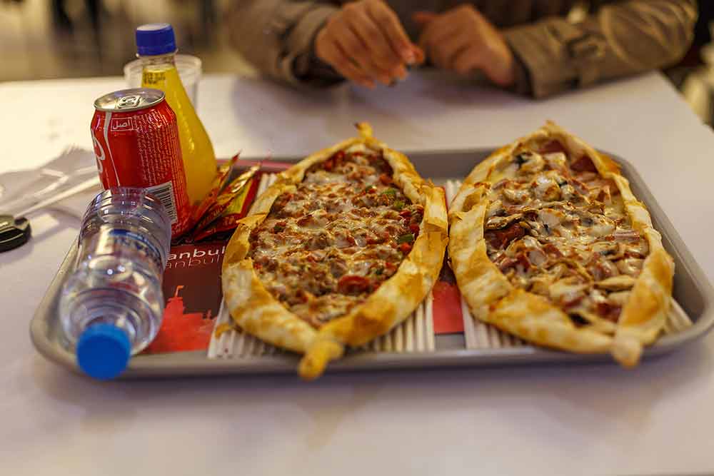 فود کورت لاله پارک